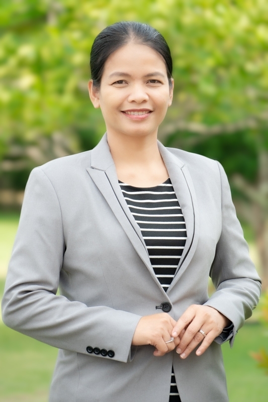 นางนรฤษ ราวะรินทร์